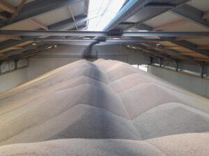 Beluchtingssystemen van Jansen & Heuning voor het conditioneren en drogen van graan in opslagsilo’s.